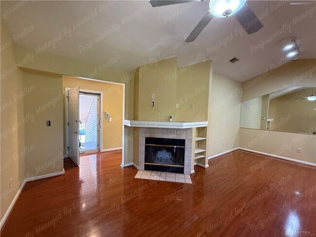 Building Photo - 1147 Captains Bridge