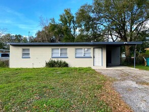 Building Photo - 4 Bed 1 Bath with Carport - Completely Rem...
