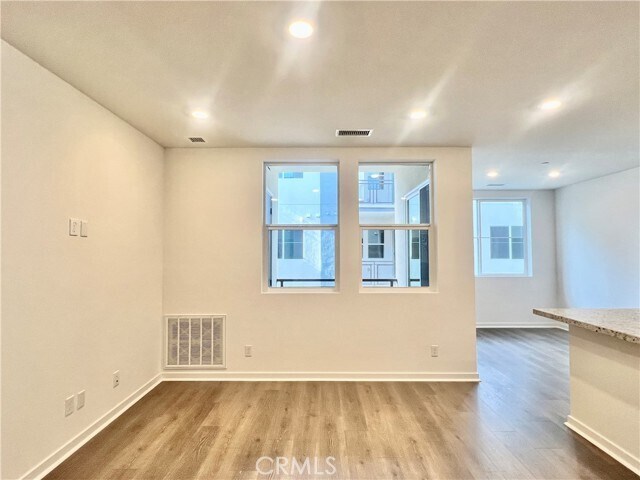 Building Photo - 1000 N Tangent Privado