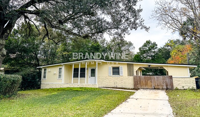 Building Photo - 1936 Constant Dr