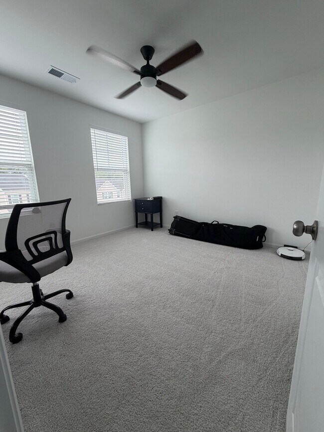 Building Photo - 3210 Gypsum Dr