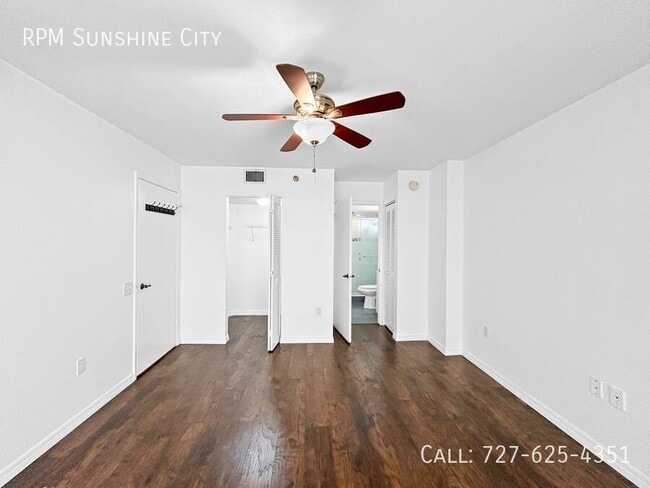 Building Photo - 2333 Feather Sound Dr