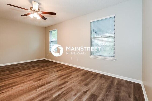 Building Photo - 3 Bedroom Pet-Friendly Home in Jacksonville, FL with Main Street Renewal