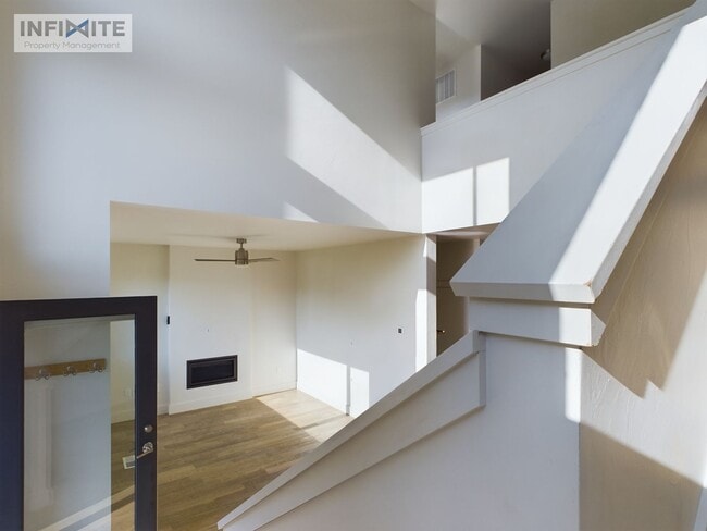 Building Photo - Natural Light Galore!
