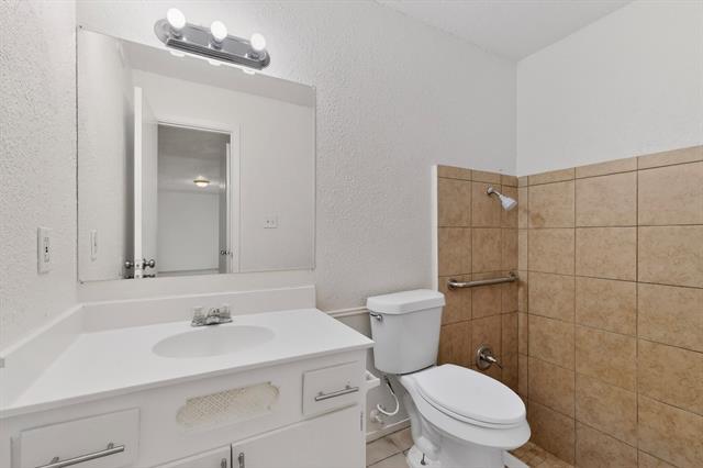 Building Photo - 6808 Trail Lake Dr