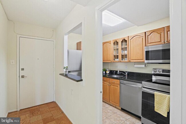 Building Photo - 1301 Delaware Ave SW