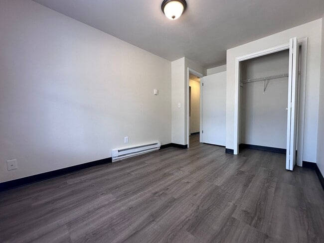 Building Photo - Imperial Heights -2263