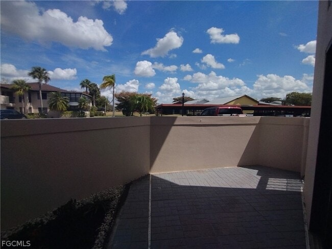 Building Photo - 1069 Villa Dr