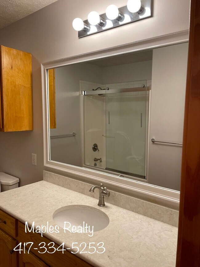 Building Photo - VERY NICE 3 bedroom home in Branson, MO fo...