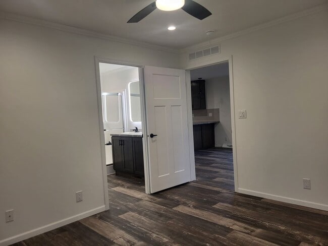 Building Photo - 1124 Lake Terrace Rd