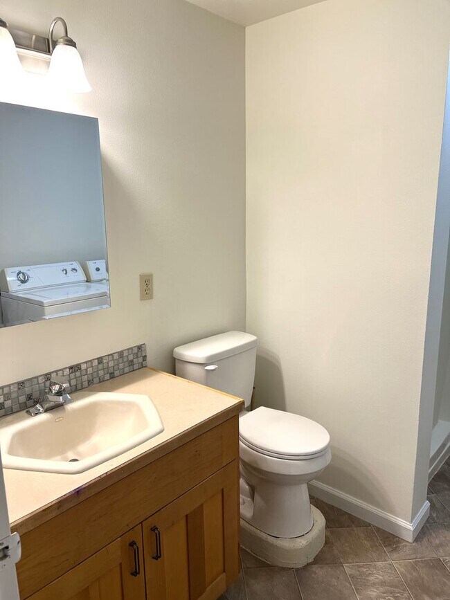 Building Photo - 8989/8987 Hoot Ridge Lane NW