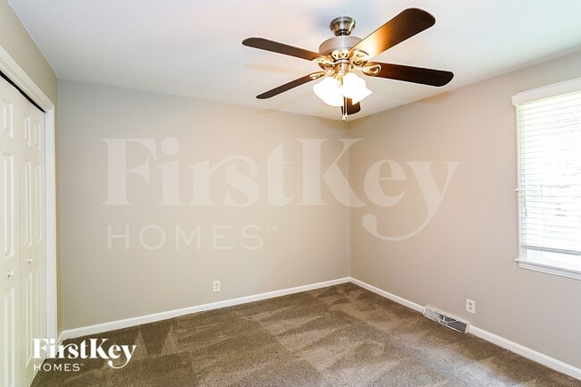 Building Photo - 2270 Provo Dr