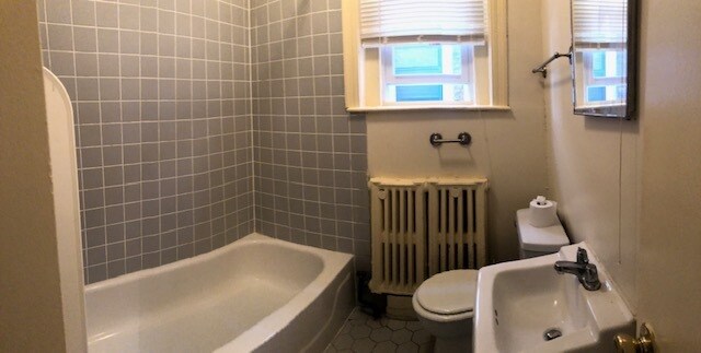 Building Photo - 3916 Pine St