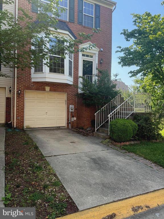 Building Photo - 20914 Rosebay Pl