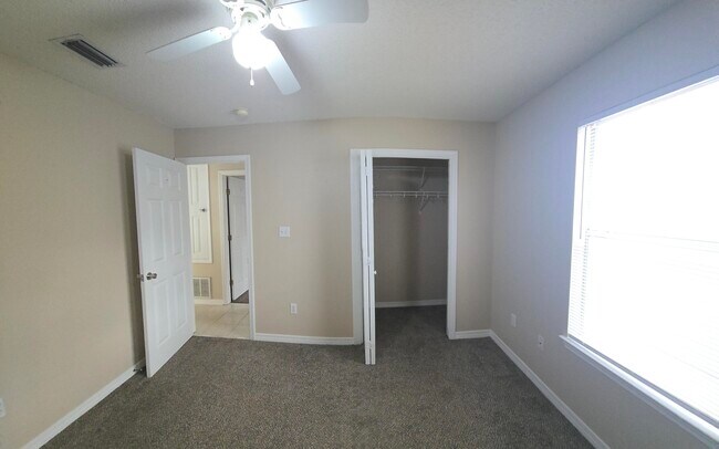 Building Photo - 7720 Lola Cir