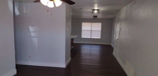 Building Photo - 2701 Queensbury Rd