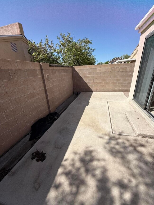 Building Photo - 8319 Santa Clarita St NE