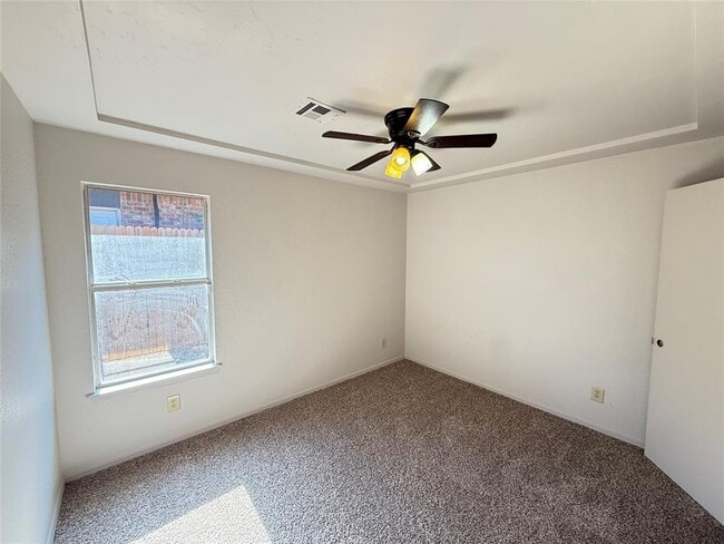 Building Photo - 528 NW 172nd Pl