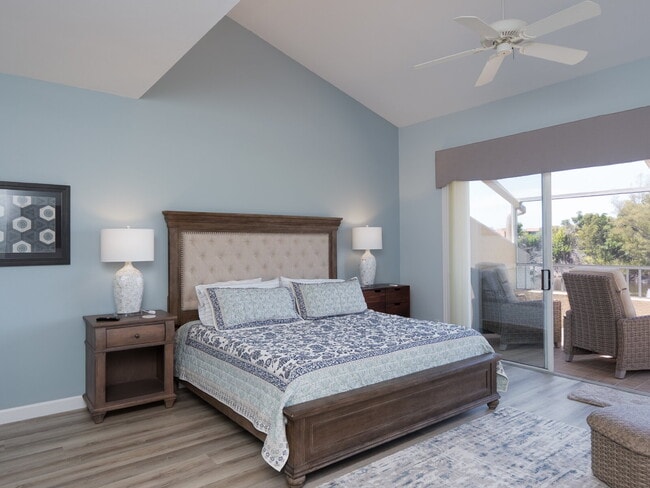 Building Photo - Luxury Furnished Longboat Key Retreat with Private Beach Club Access & Golf Course Views Remodele...