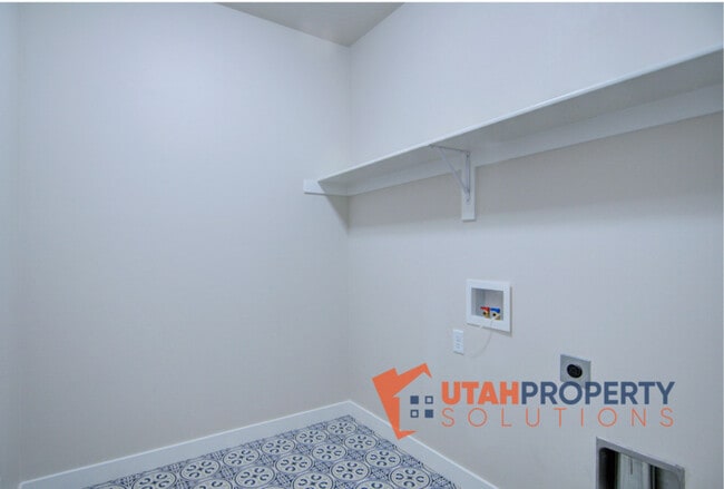 Building Photo - 4693 Daisy Ln