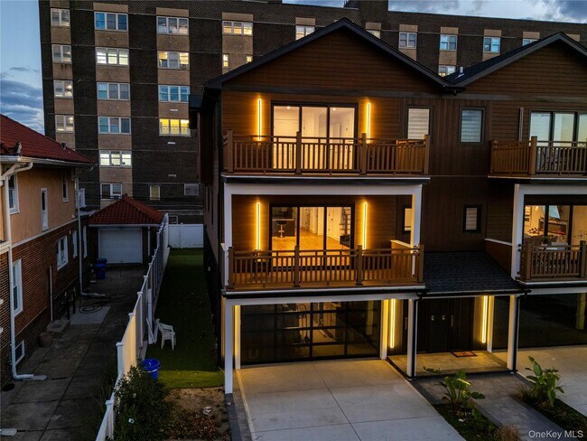 Building Photo - 622 W Penn St