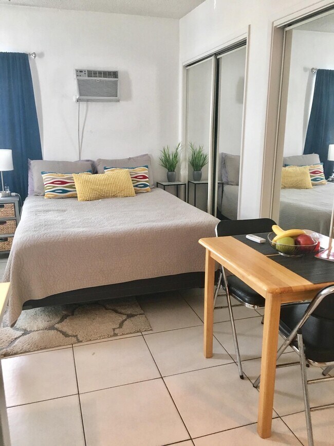 Building Photo - 501 NE 23rd St