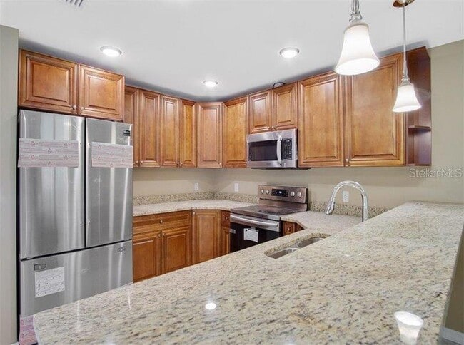 Building Photo - 17113 Thompson Ave