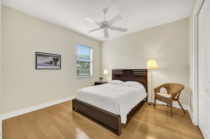 Building Photo - 684 98th Ave N