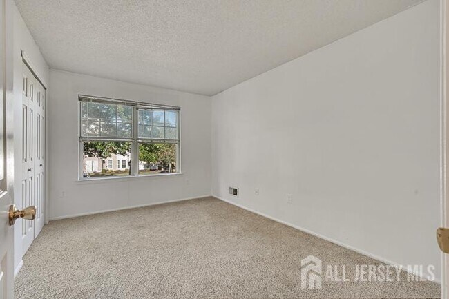 Building Photo - 282 Kempsey Dr
