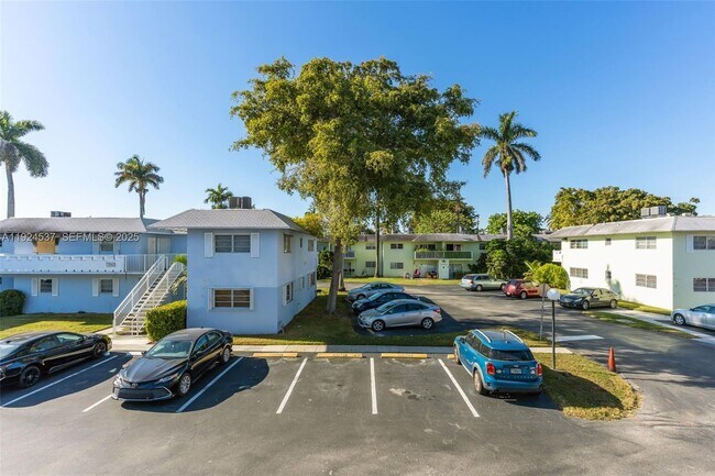 Building Photo - 7550 SW 82nd St