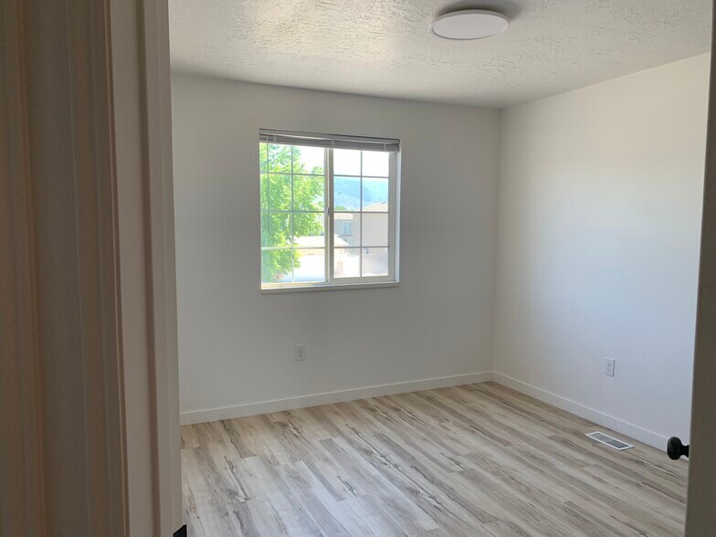 Upstairs Bedroom 3 - 1439 N 2375 W