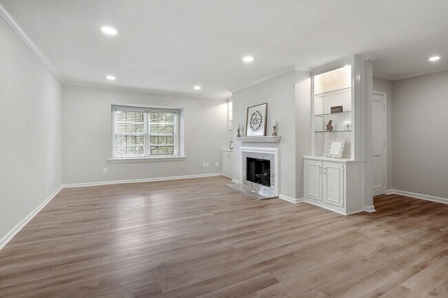 Building Photo - 60 Chaumont Square NW