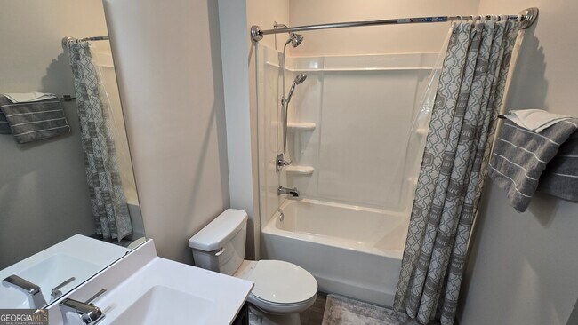 Building Photo - 115 Climbing Ivy Cir