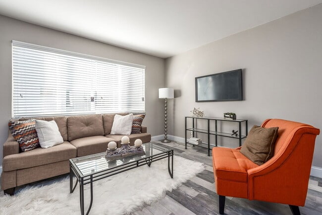 Building Photo - 5733 Montgomery Rd