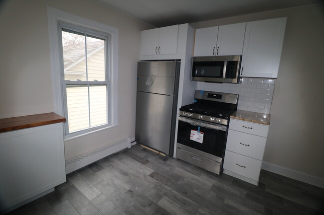 New kitchen and appliances - 43 W Main St