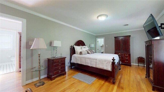 Building Photo - 2207 Birnam Woods Ct