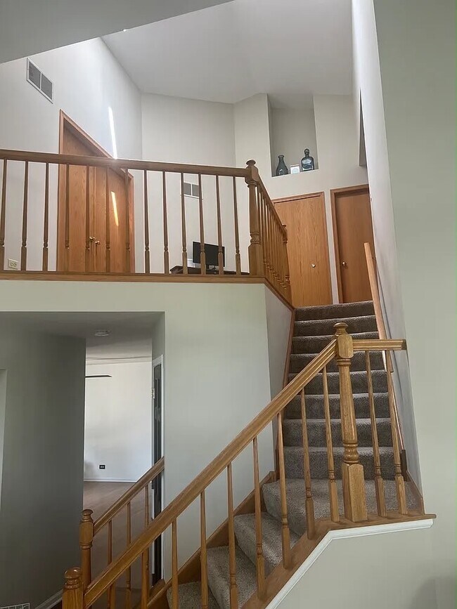 Building Photo - 27W220 Chelsea Cir