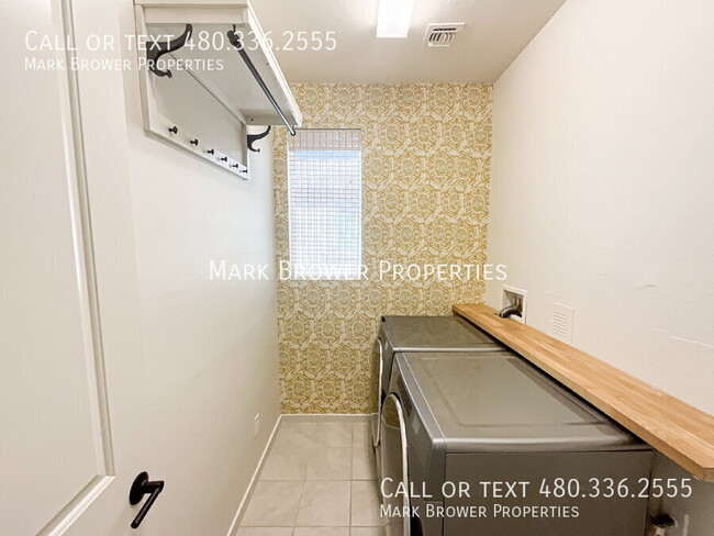 Building Photo - 2914 E Sands Dr