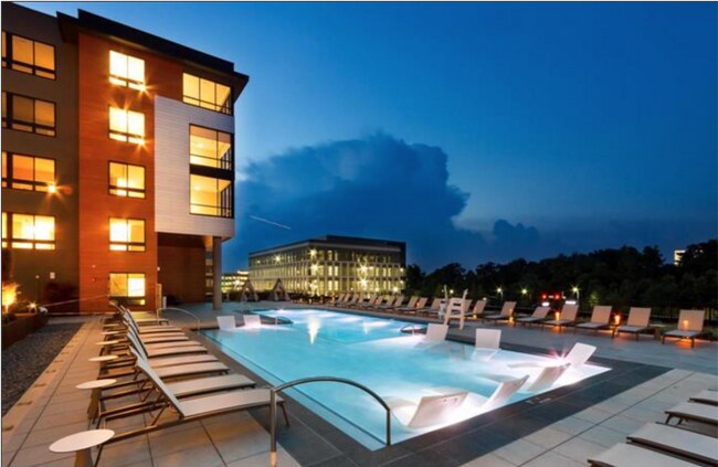 Building Photo - 145 Riverhaven Dr