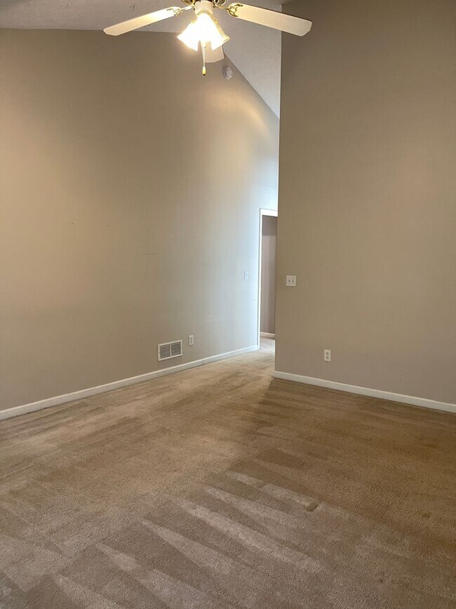 Building Photo - Ranch on full basement