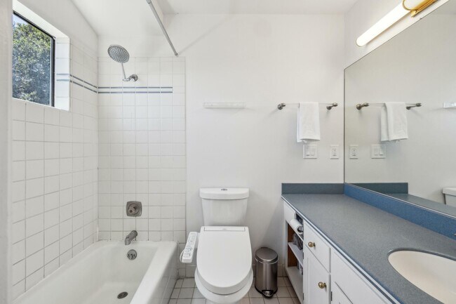 Building Photo - 85 Ridge Rd