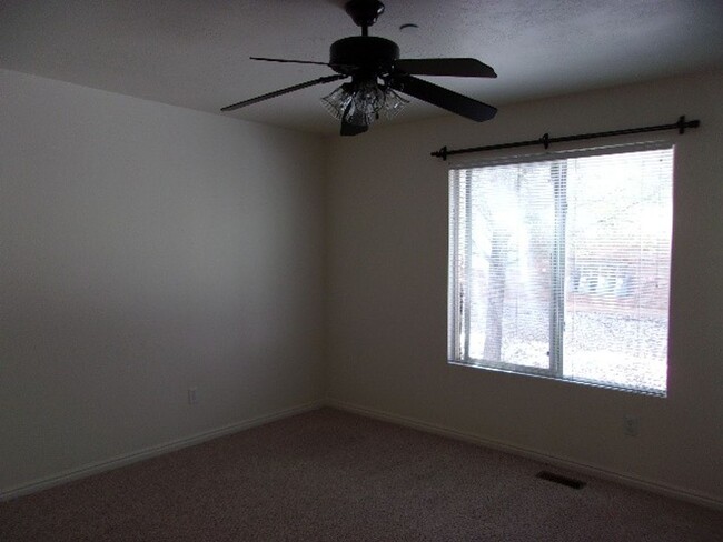 Building Photo - Family Apartment