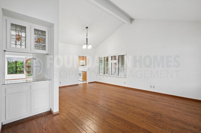 Building Photo - 27 Partridge Dr