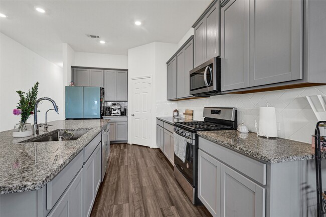 Building Photo - 13405 Emerald Mallard Dr