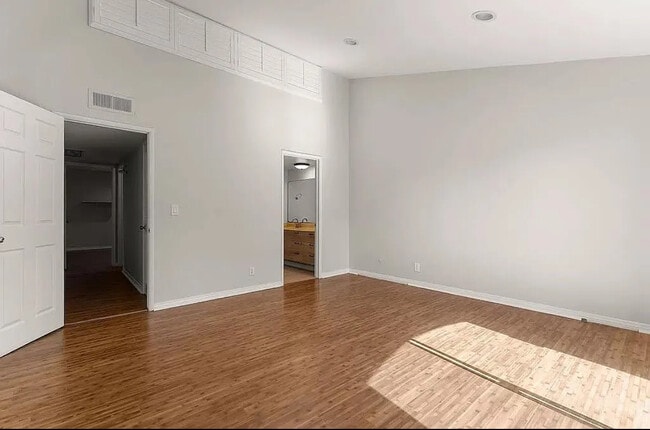 Building Photo - 227 N Belmont St
