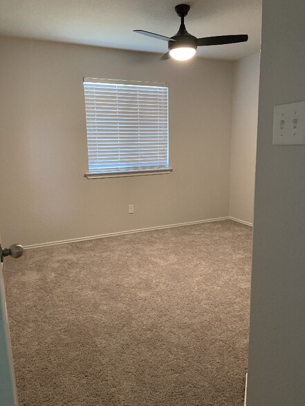 Building Photo - 6610 Mustang Creek Rd