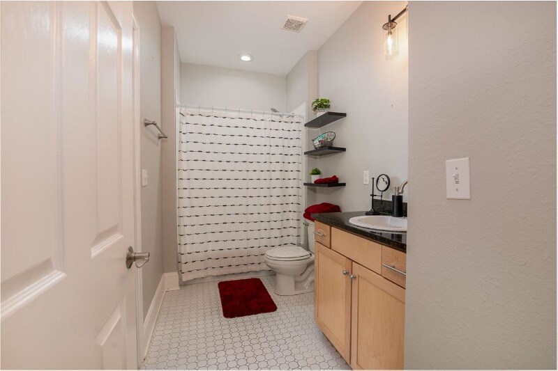 Building Photo - 415 St Francis St