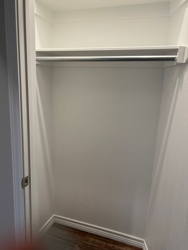 Building Photo - 127/129 Village North Circle