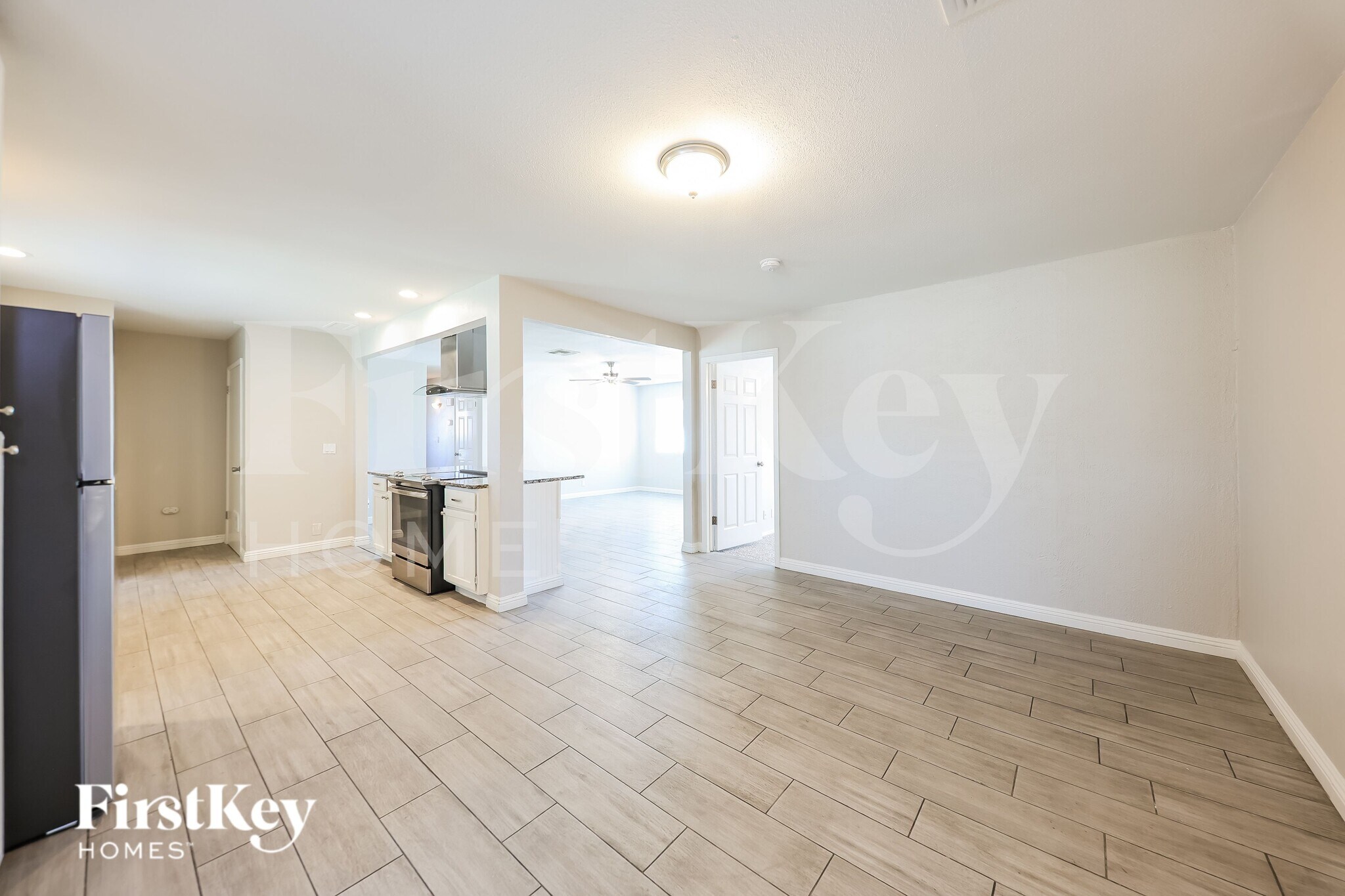 Building Photo - 13642 N 31st Dr