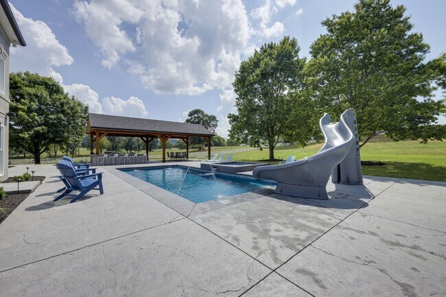Building Photo - 5170 SE Tater Peeler Rd